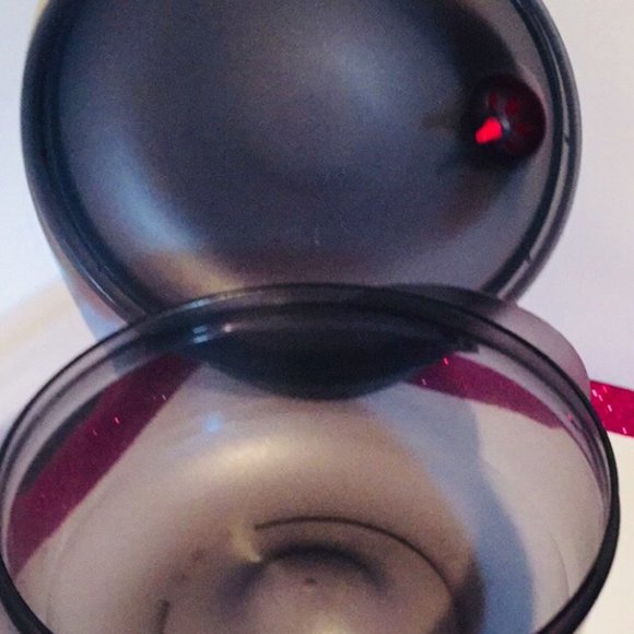 Tupperware Heat & Serve Round Bowl - Picture 2 of 2